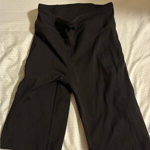 Lululemon On Pace Short *10"
Black